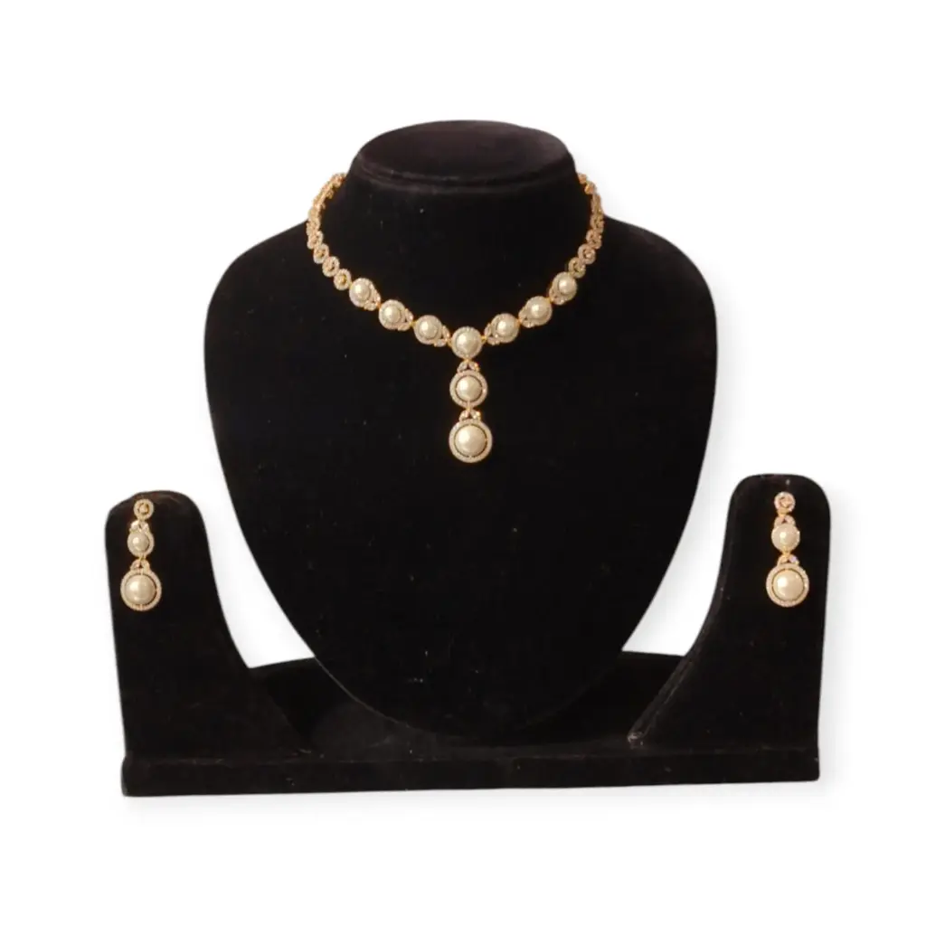 Casual Wear Golden Ladies Necklace 